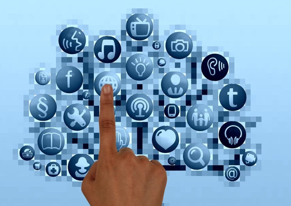 5 Pro Tips For Interacting Effectively On Social Media